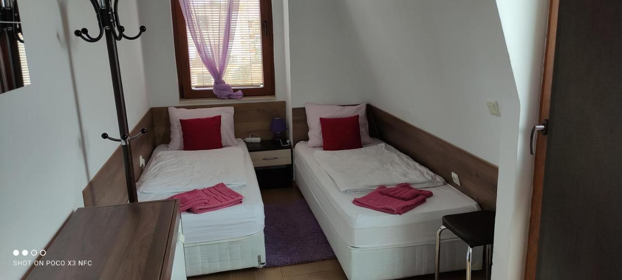 Ferienwohnung Penyrent Warna Exterior foto